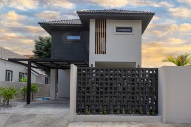 3 Bedroom Pool Villa At Kad Farang Village,